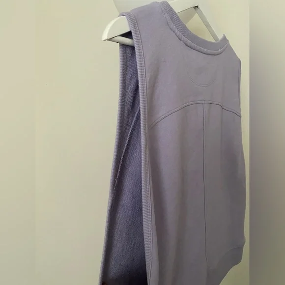 Calvin Klein women’s Light Lavender Crewneck Sweatshirt Size M ( small defect) - Picture 8 of 12